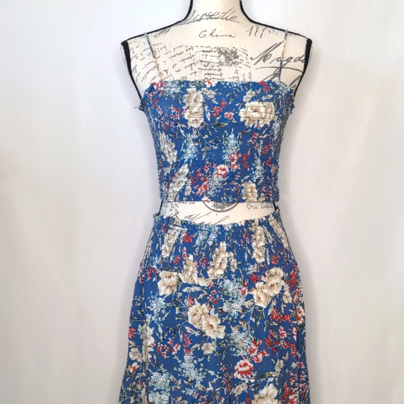 City Triangles Dresses & Skirts - City Triangles 2Pc Boho Floral Stretch Crop Top & MIDI Skirt Set Size Medium